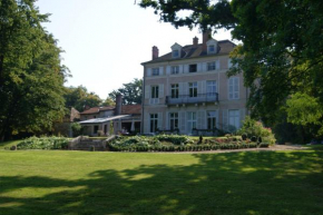  Le Chateau De La Vierge  Бюр-Сюр-Іветт